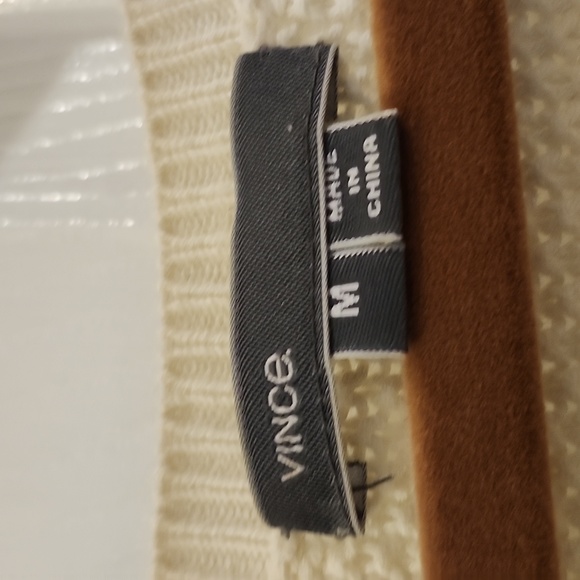 VINCE sweater scoop neck beige color long sleeve size m - Picture 4 of 4